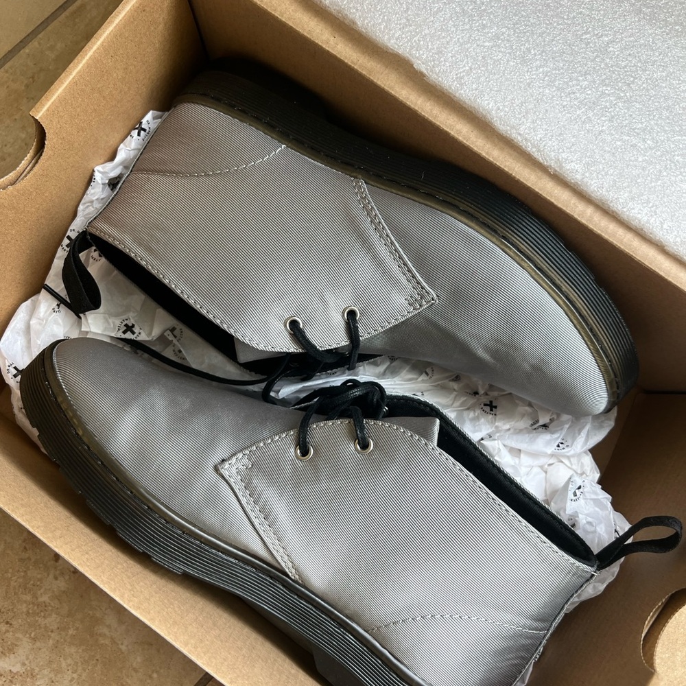 Dr Martens Dayton Silver Gray Satin Lace-Up Shoes Women’s UK 6 / USA 8 BRAND NEW - Picture 8 of 10